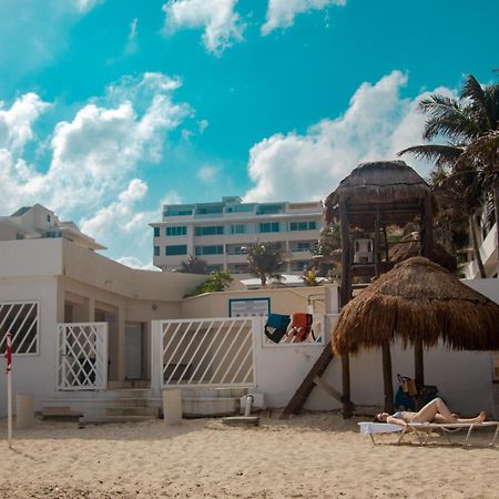 Beachfront Apartments Cancun Exterior photo