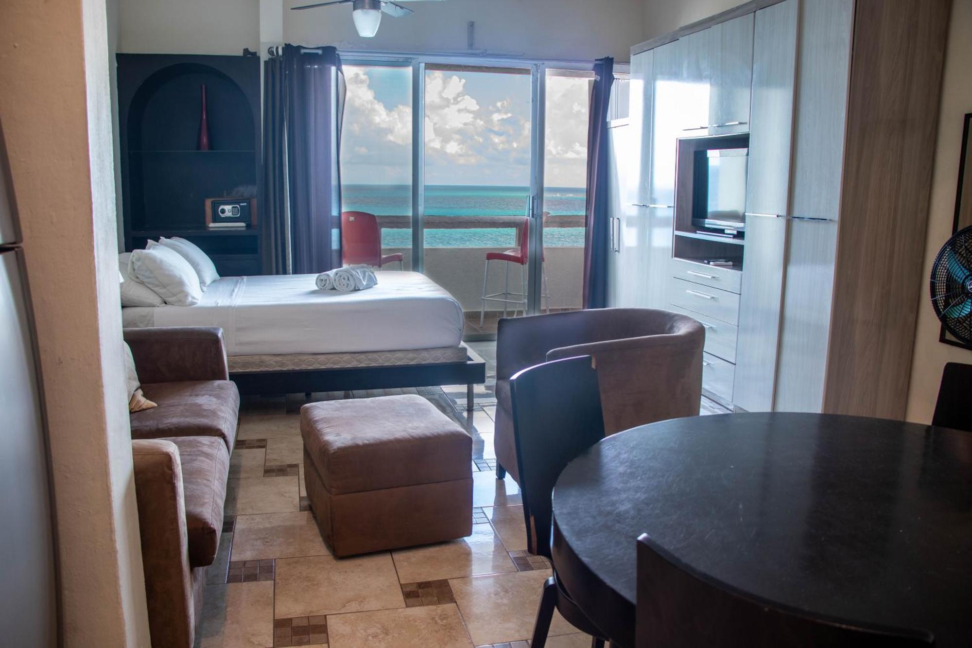 Beachfront Apartments Cancun Exterior photo