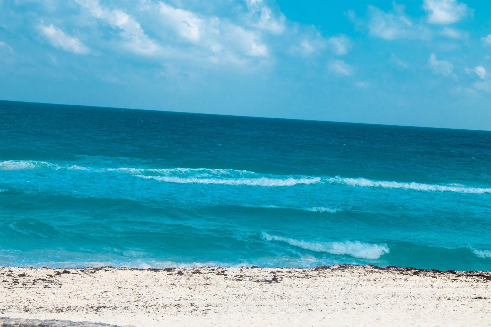 Beachfront Apartments Cancun Exterior photo