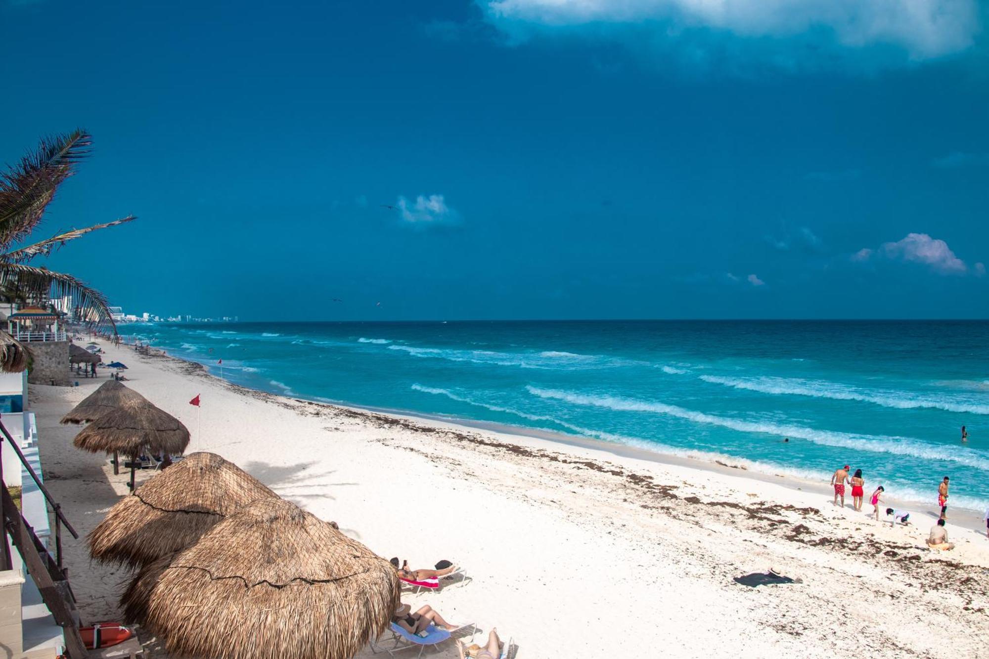 Beachfront Apartments Cancun Exterior photo