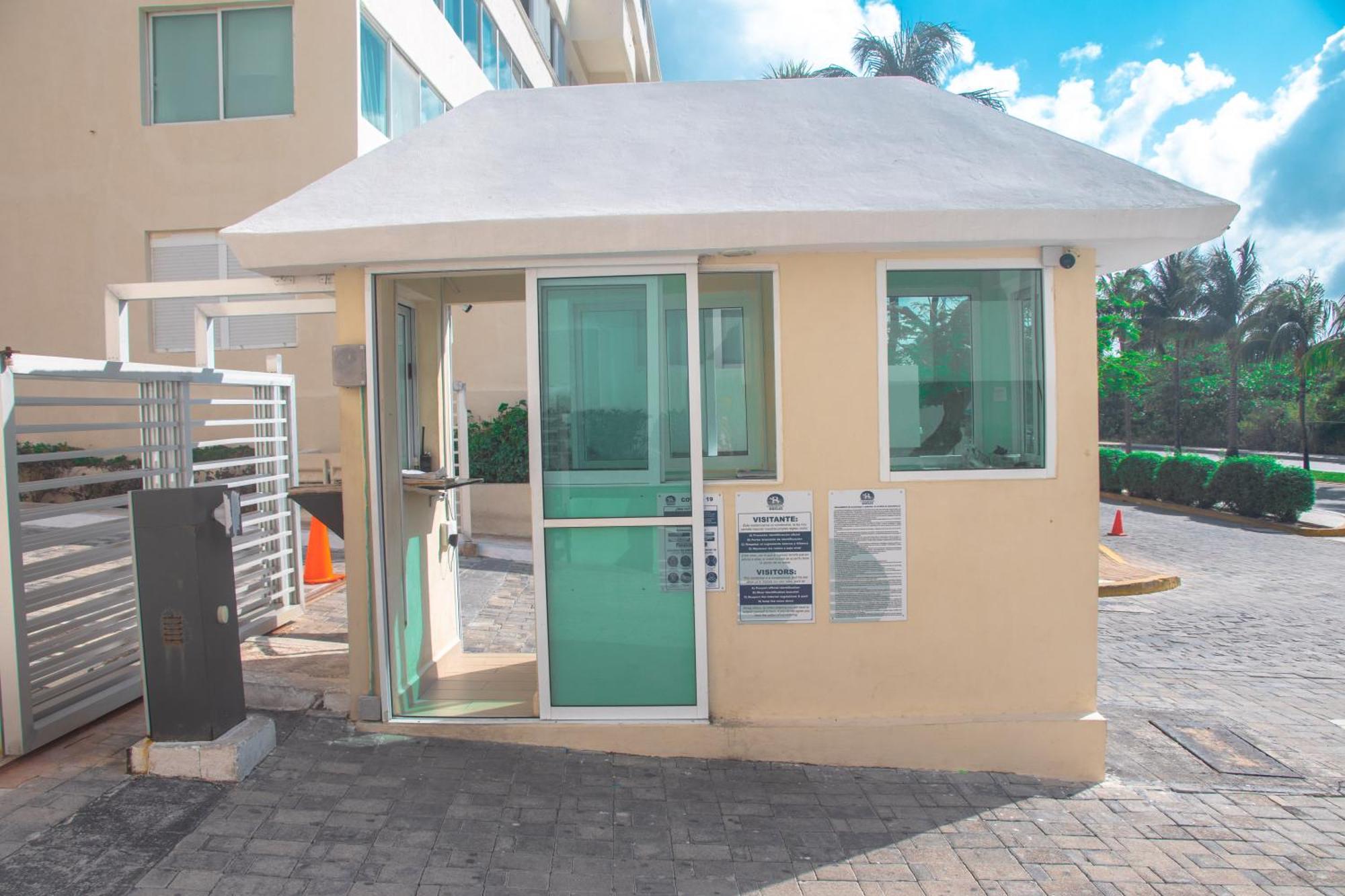 Beachfront Apartments Cancun Exterior photo