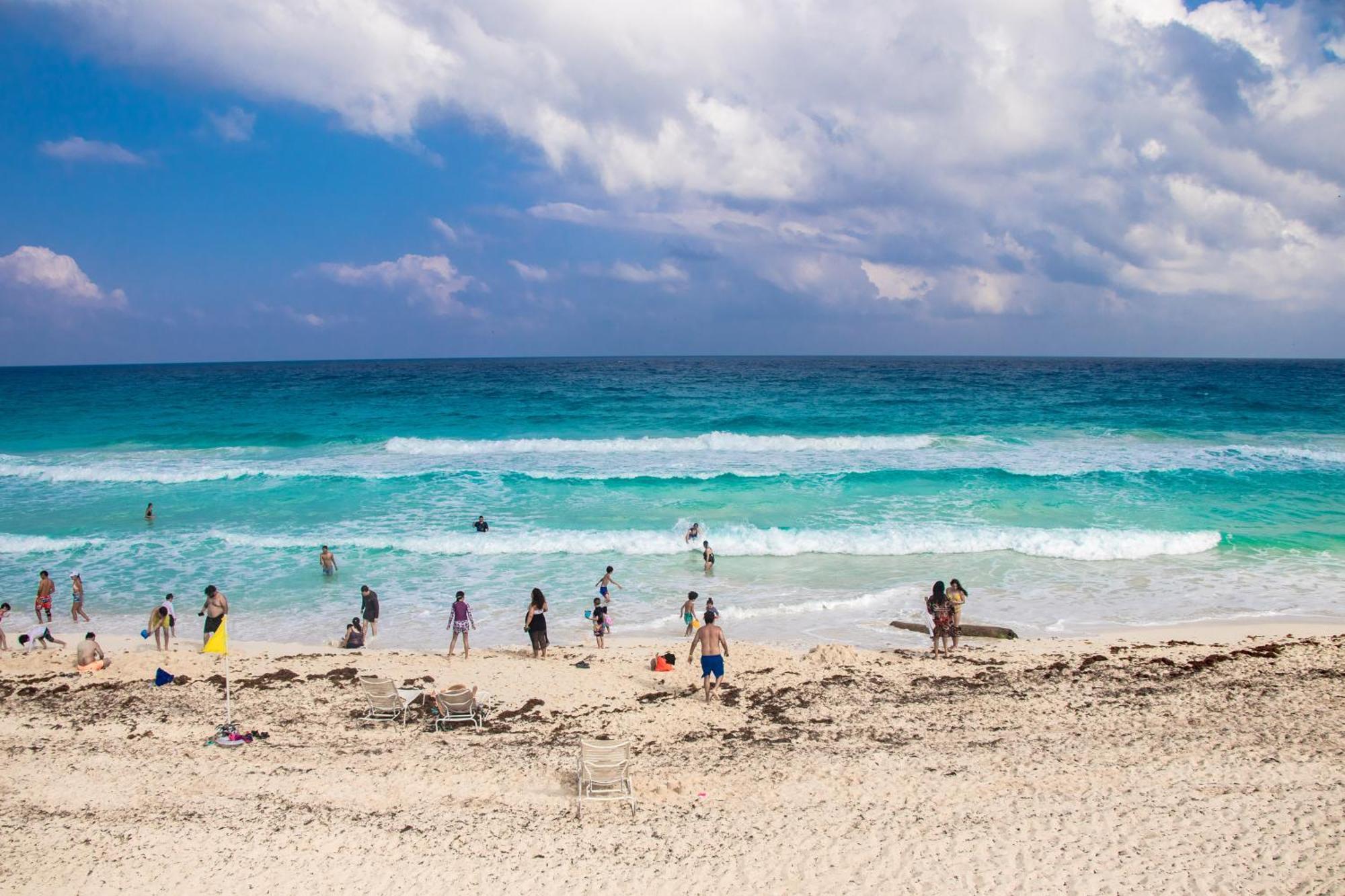 Beachfront Apartments Cancun Exterior photo